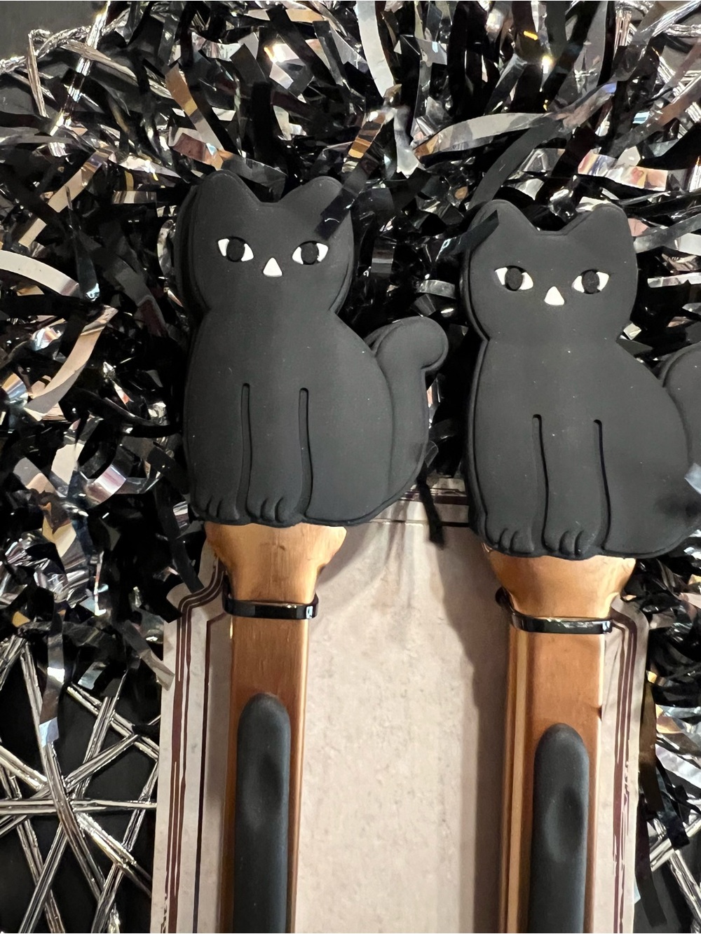 2 Halloween Black Cat Silicone Tongs Kitchen Spooky Kitty Fun Bronze Handle